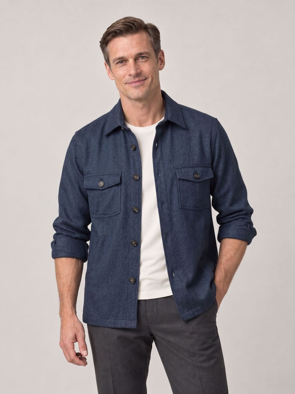 Blaue Hemdjacke aus Wolle