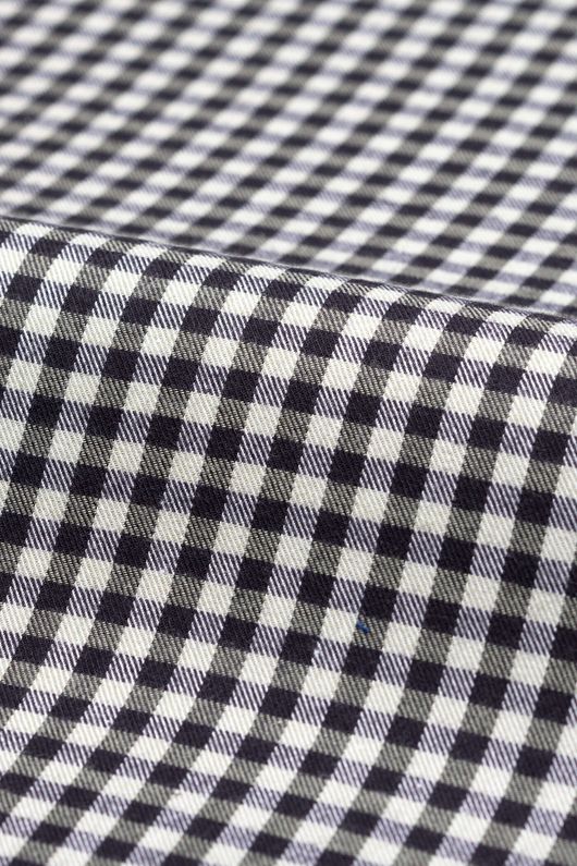 Flinton, black and light green