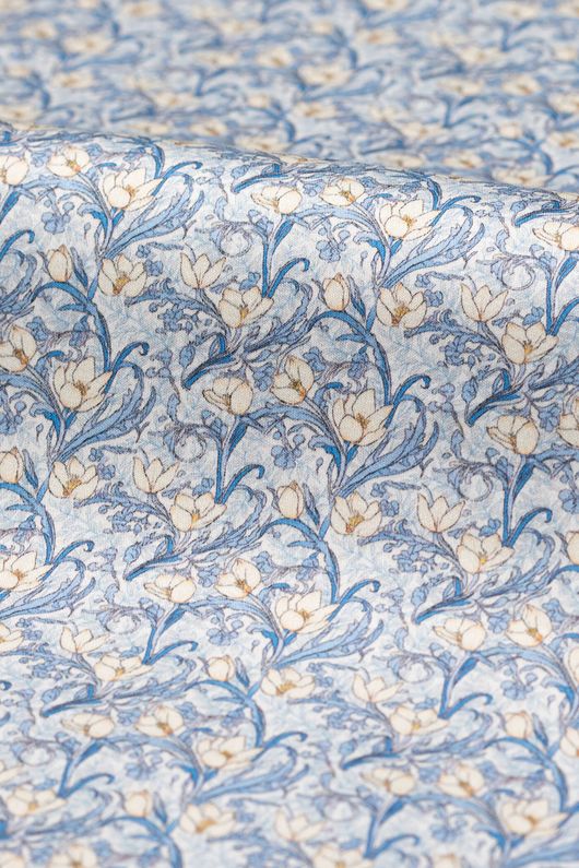 Lyon, blue floral