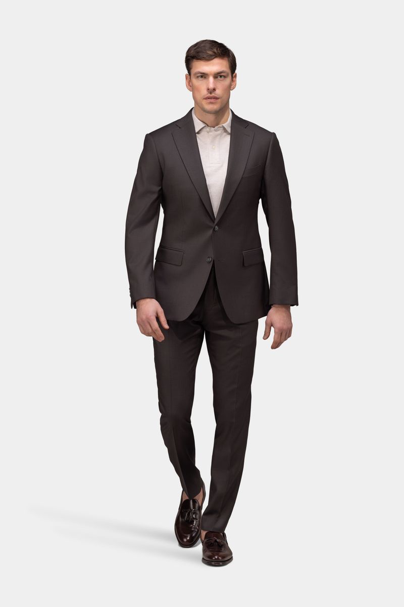 5 Groom Suit Trends for 2023 Weddings