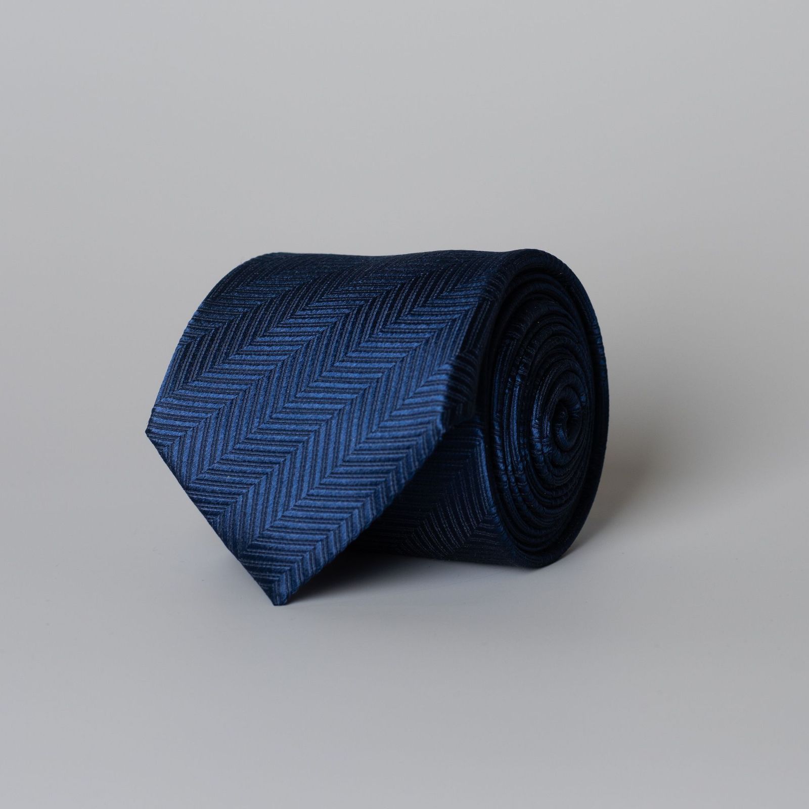 Silk tie in navy | Tailor Store®