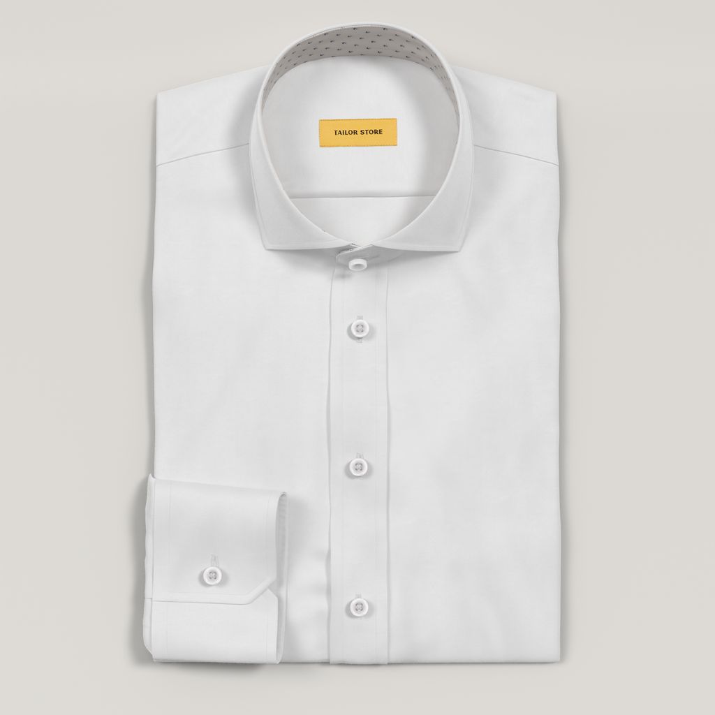 Chemise en satin blanc à motif floral bleu contrastant