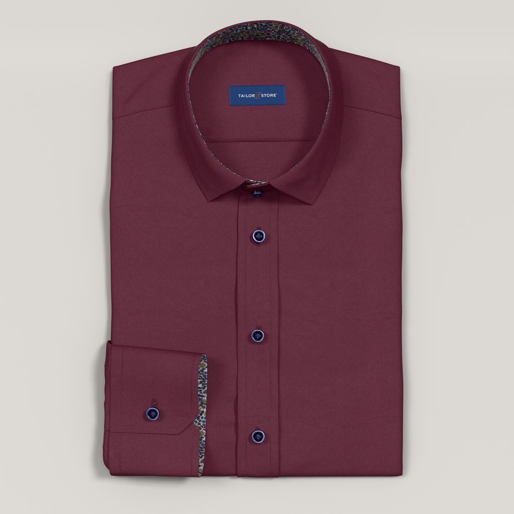 Vinröd skjorta med gula blommor i kontrast