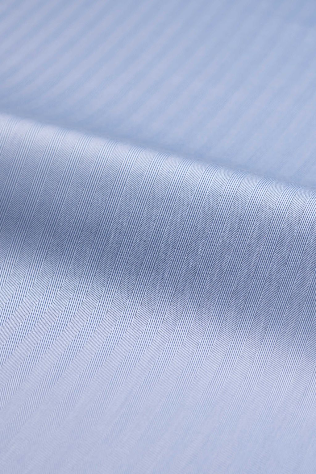 Business shirt in luxurious blue herringbone