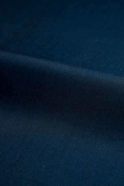 Marineblaues Hemd