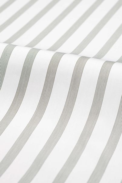 Chemise en popeline verte à fines rayures