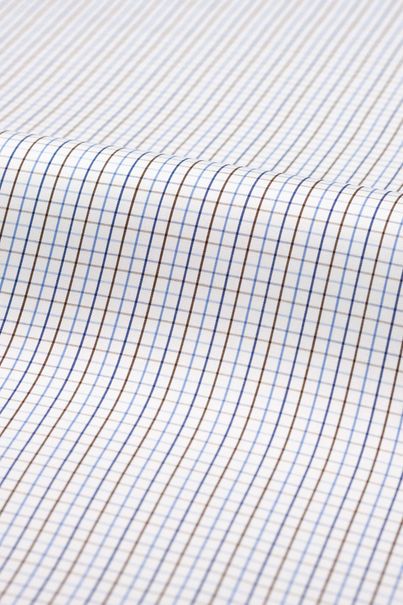 Blauer und brauner Tattersall-Twill