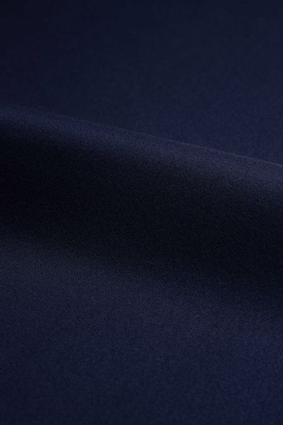 Marineblaues Oxford-Hemd