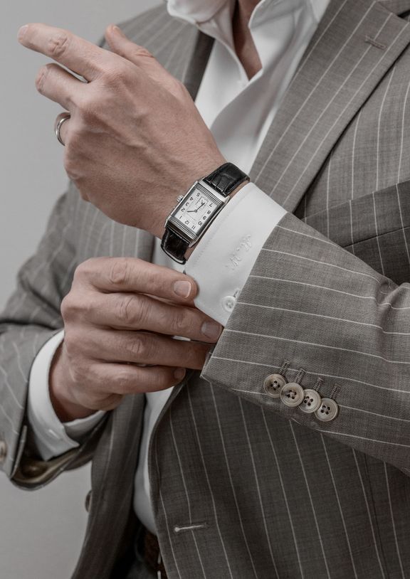 catalog/giovi-beige-suit-close-up.jpg