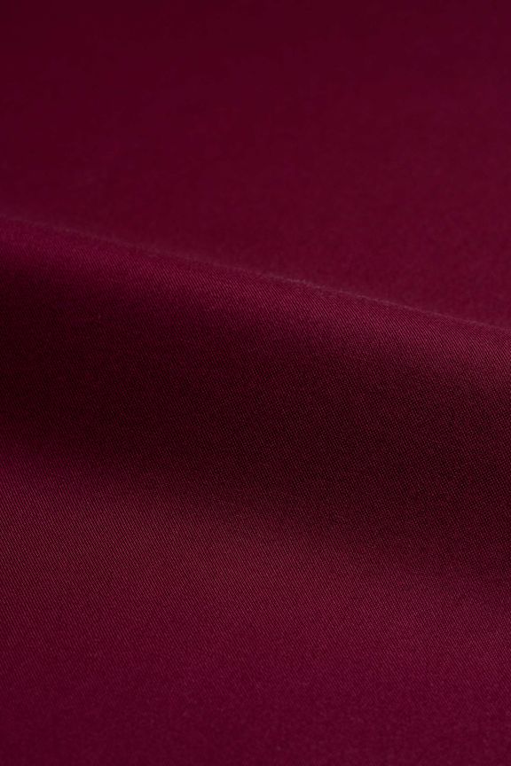 fabric-images/4553 - Braga, dark red-v3.jpg