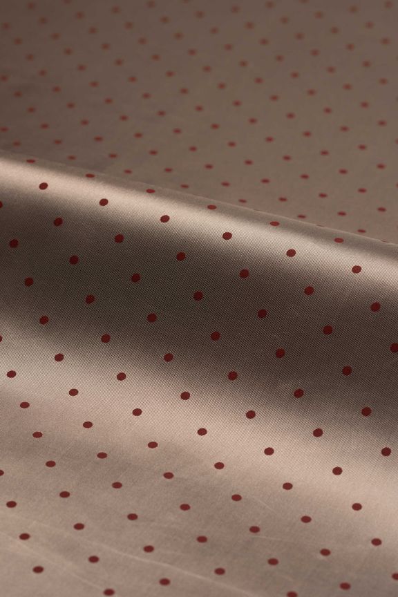 fabric-images/4775 - Riverdale, gold and red-v3.jpg