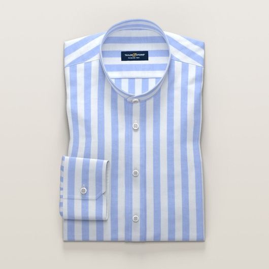 Light blue striped short-sleeved shirt 
