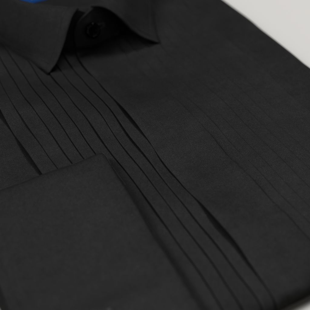Stretchy tuxedo shirt in classic finely woven twill