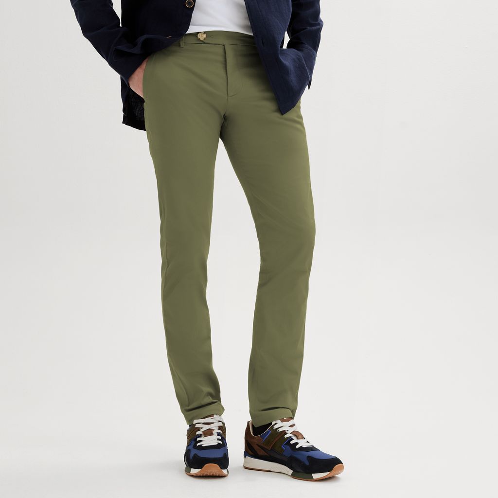 Olivgrüne Stretch-Chinos