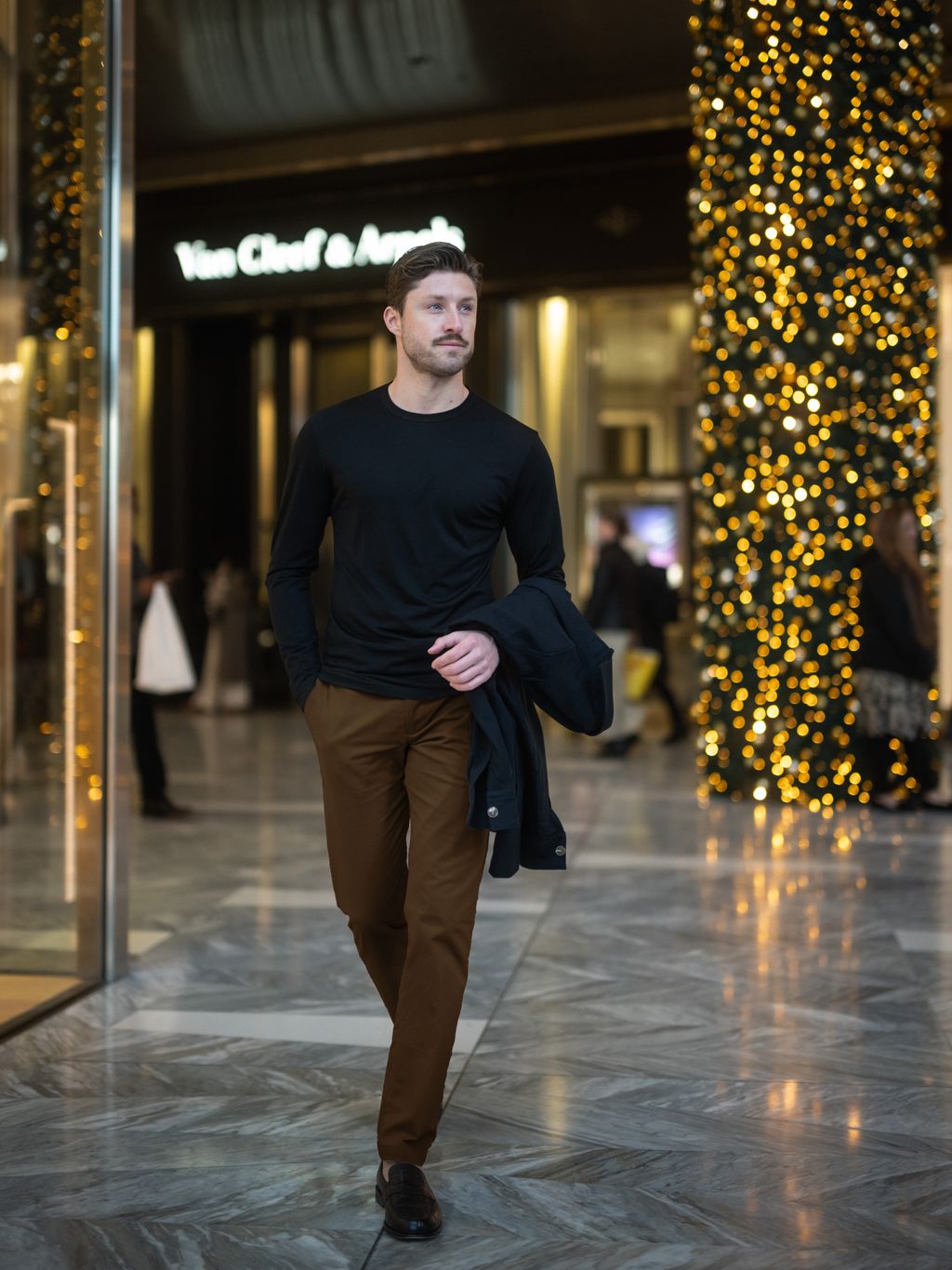 Maßgeschneiderte Chino-Hose aus warmem braunem Twill