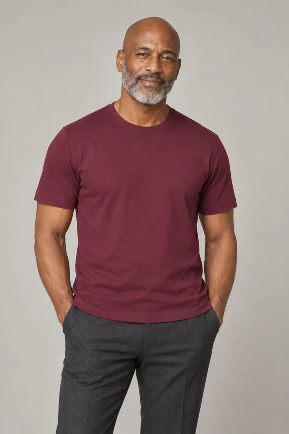 catalog/14068_tshirt_short_sleeve_crew_neck_stitched_fabric_4646_model_035_pose_016_tshirt_regular_material_cotton_jersey_bg_11_nopocket_untucked_e3g1h1_upper_body_front.png