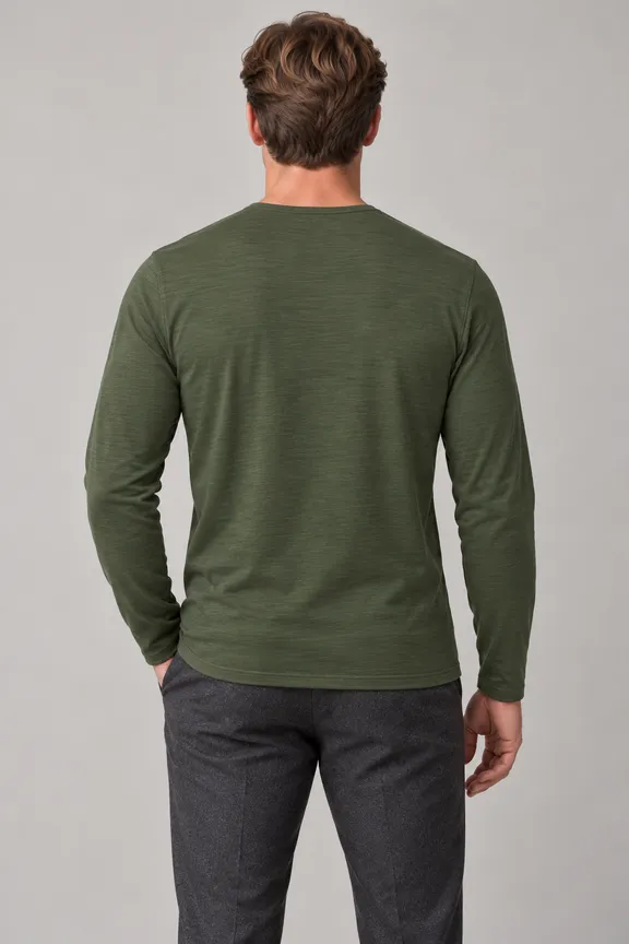 catalog/15762_tshirt_long_sleeve_crew_neck_stitched_fabric_5149_model_031_pose_012_tshirt_regular_material_merino_knit_bg_11_nopocket_untucked_e3g1h2_upper_body_back.png